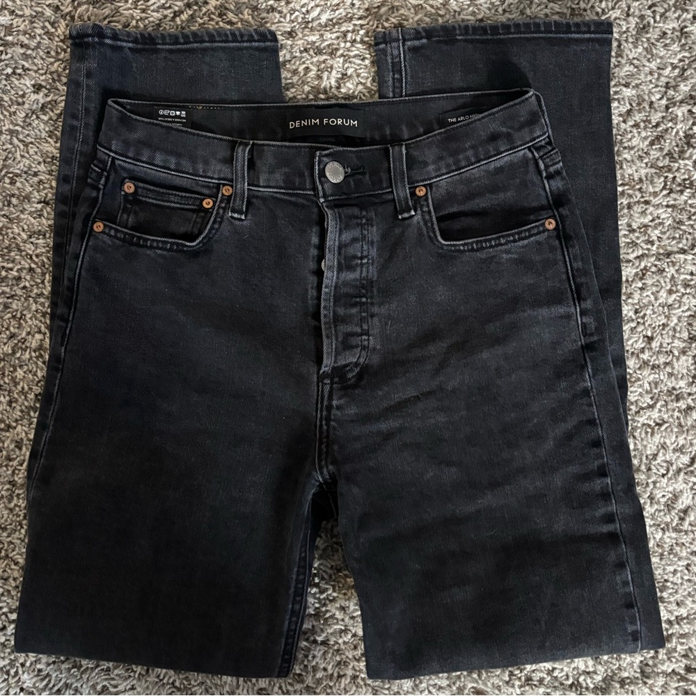 The Arlo straight leg jean from Aritzia